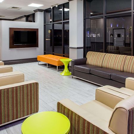 Days Inn & Suites By Wyndham Orlando Airport Екстер'єр фото