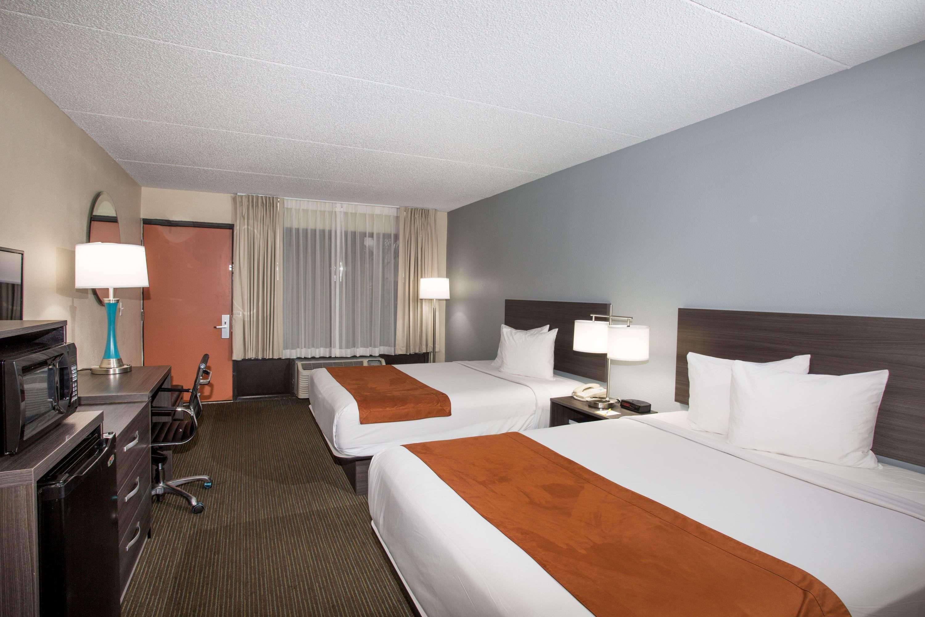 Days Inn & Suites By Wyndham Orlando Airport Екстер'єр фото