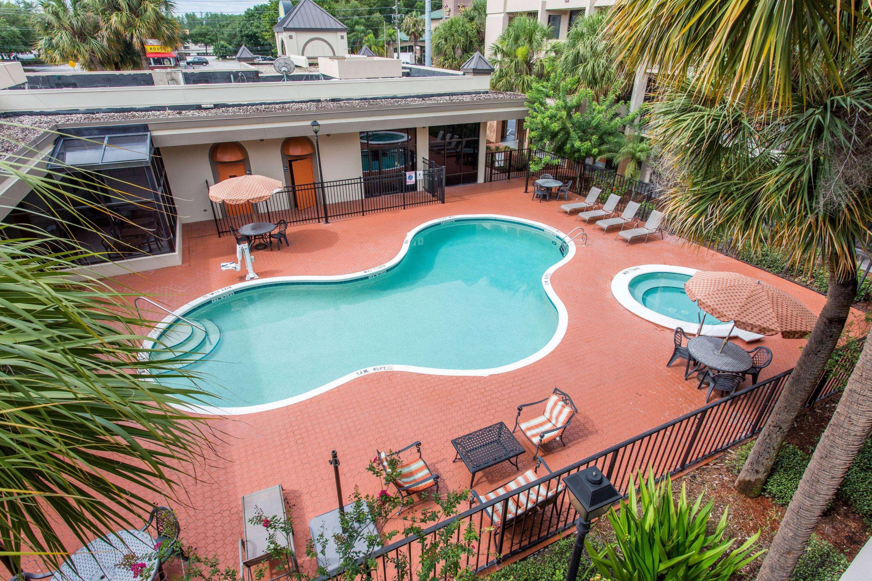 Days Inn & Suites By Wyndham Orlando Airport Екстер'єр фото