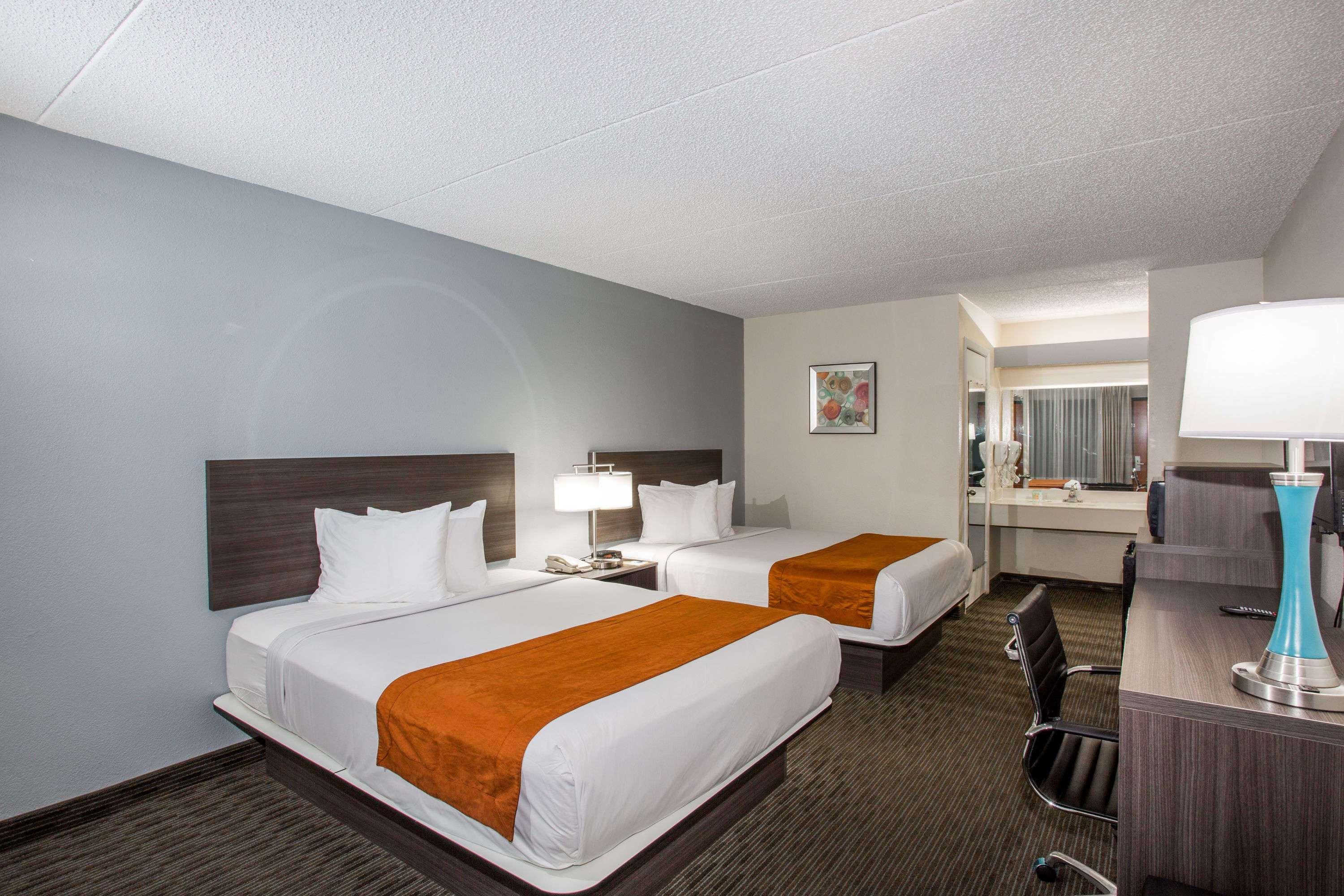 Days Inn & Suites By Wyndham Orlando Airport Екстер'єр фото