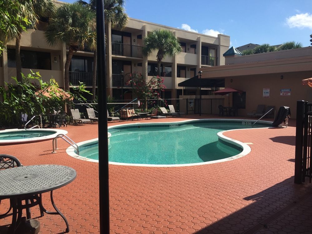 Days Inn & Suites By Wyndham Orlando Airport Екстер'єр фото