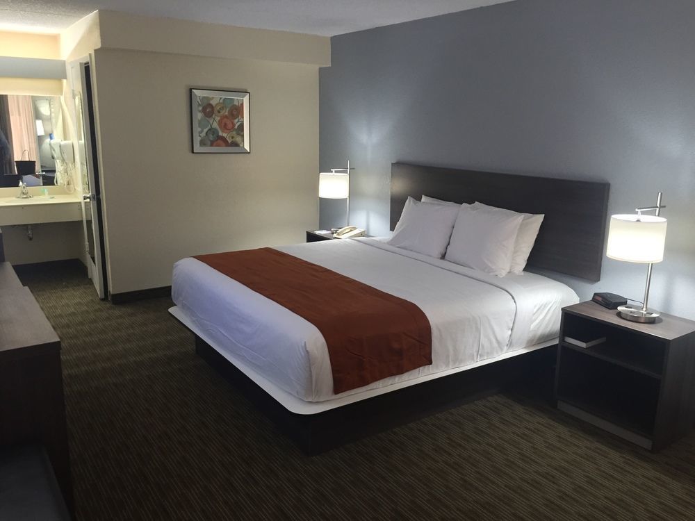 Days Inn & Suites By Wyndham Orlando Airport Екстер'єр фото