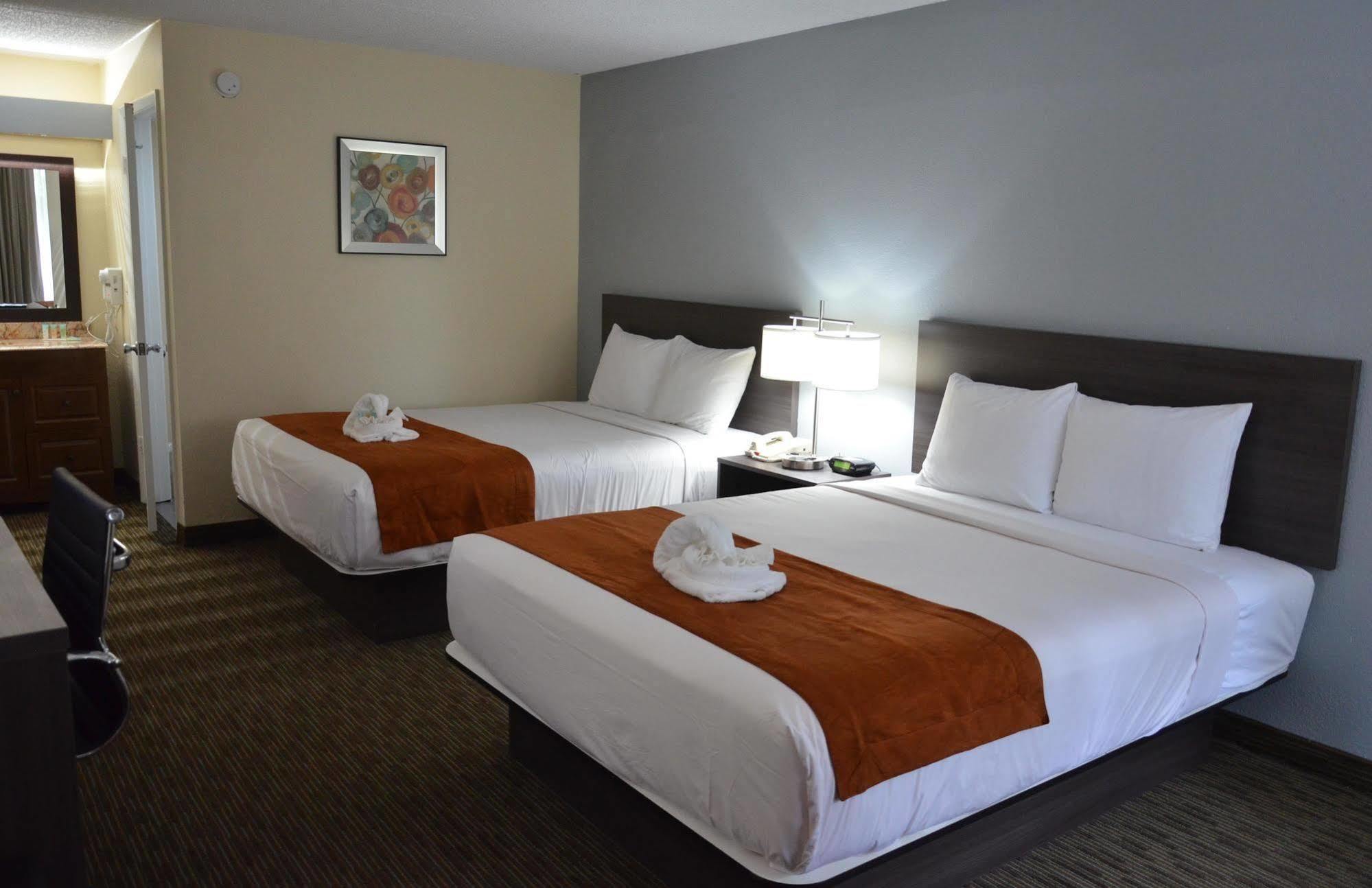 Days Inn & Suites By Wyndham Orlando Airport Екстер'єр фото