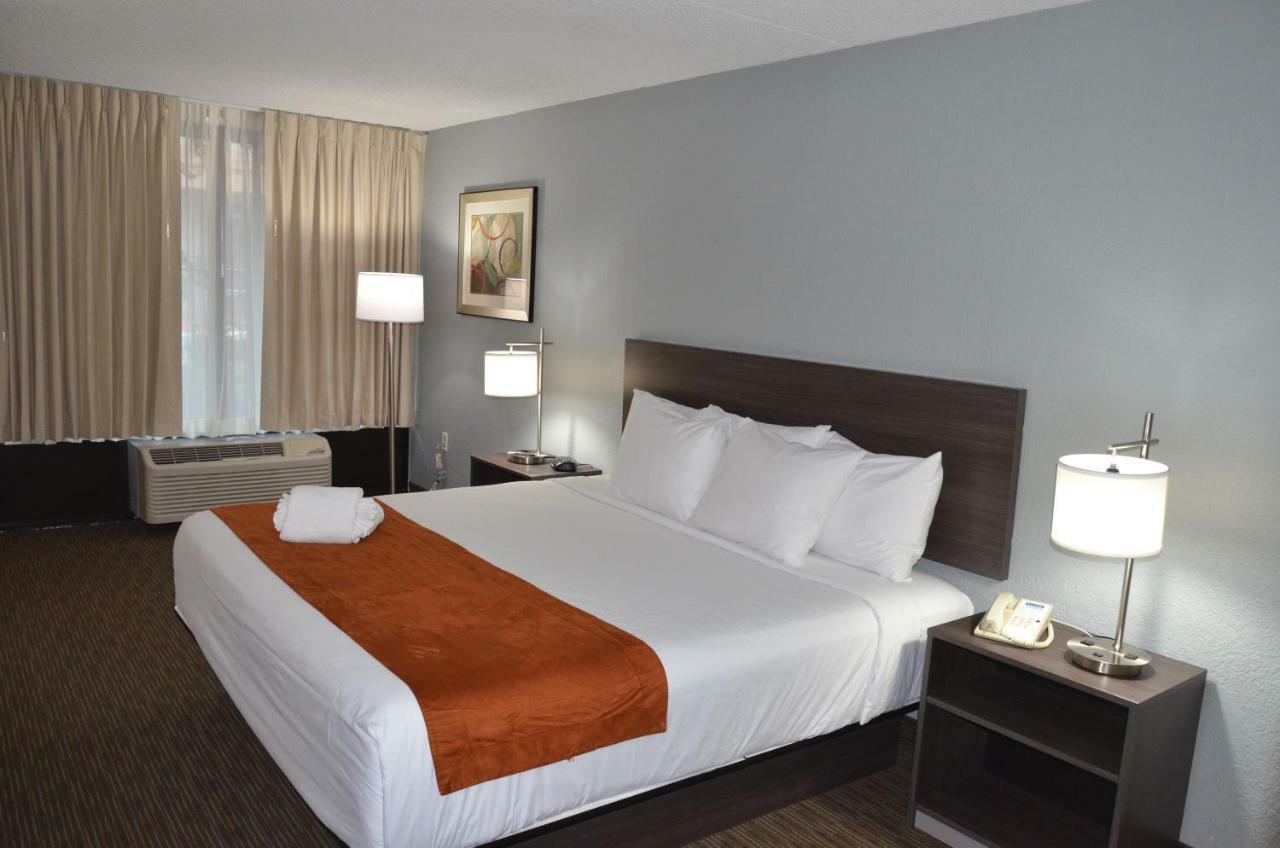 Days Inn & Suites By Wyndham Orlando Airport Екстер'єр фото